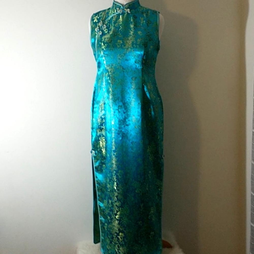 Beautiful Cheongsam Maxi Style Dress - Picture 2 of 16